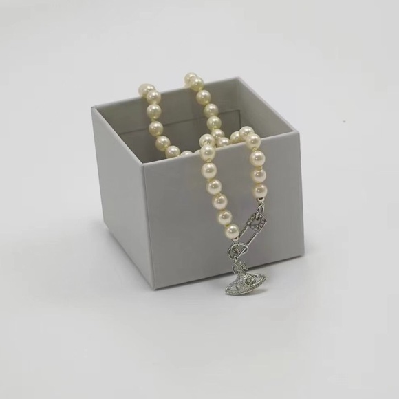 Vivienne Westwood Jewelry - Vivienne Westwood Silver Brooch Pendant Pearl Necklace